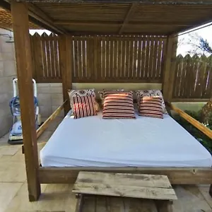 Гостевой дом Family With Heated Pool, Эйлат